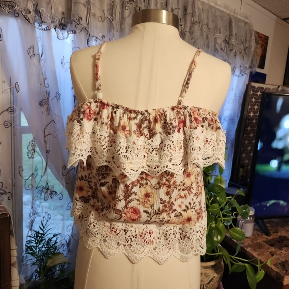 Off Shoulder Top - Picture 7 of 8